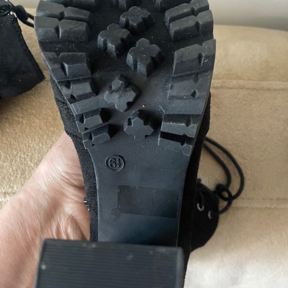 Lot of women’s shoes . Three pairs. Two pairs new. - Picture 6 of 11